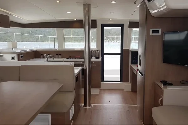Bali 4.2 - Boatscribe.com