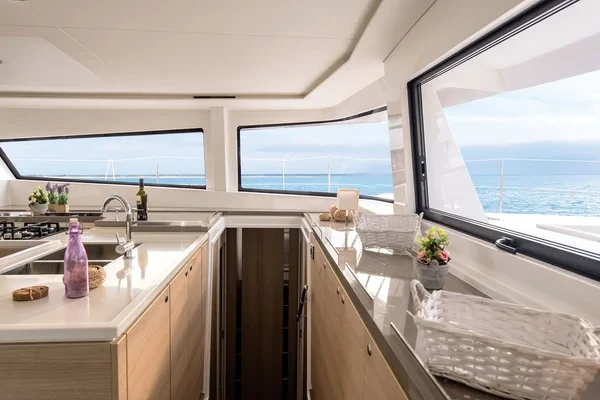 Bali 5.4 - Boatscribe.com