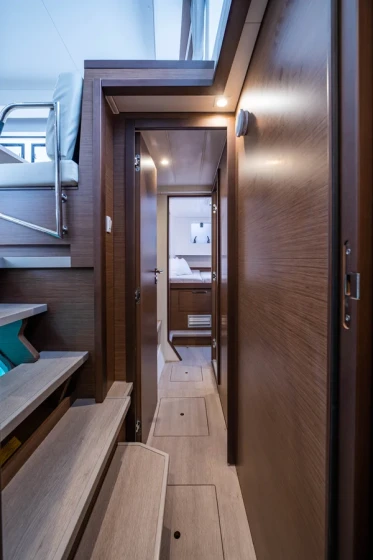 Lagoon 40 - Boatscribe.com