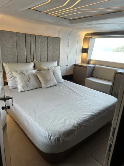 Galeon 680 Fly - Boatscribe.com