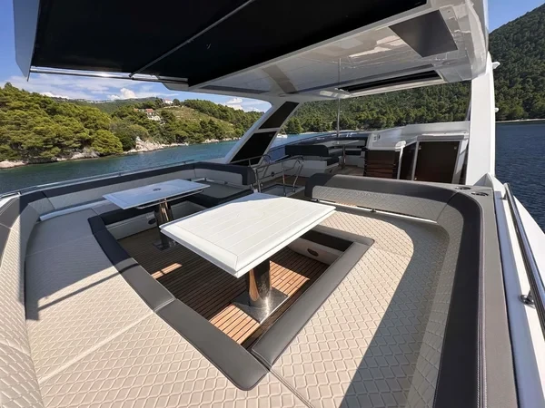 Galeon 680 Fly - Boatscribe.com