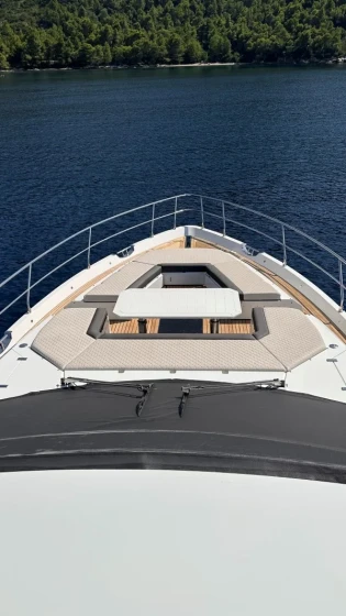 Galeon 680 Fly - Boatscribe.com