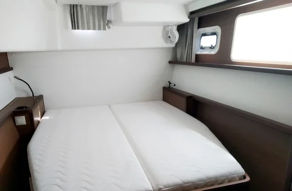 Lagoon 450 F - Boatscribe.com