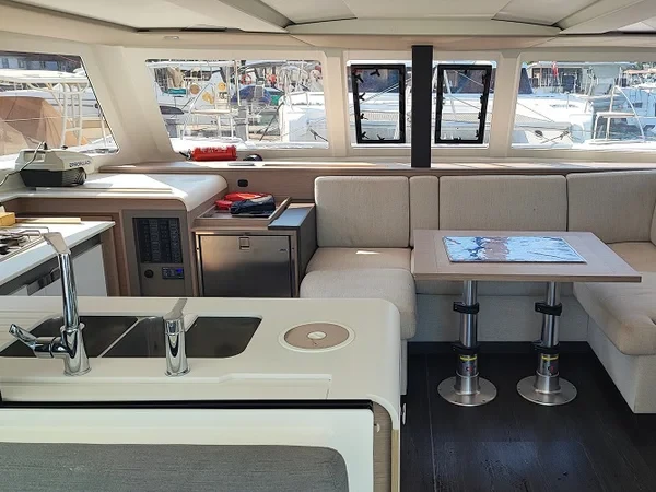 Isla 40 - Boatscribe.com