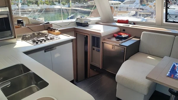 Isla 40 - Boatscribe.com