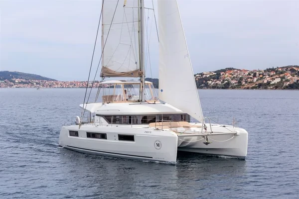 Lagoon 50 - Boatscribe.com