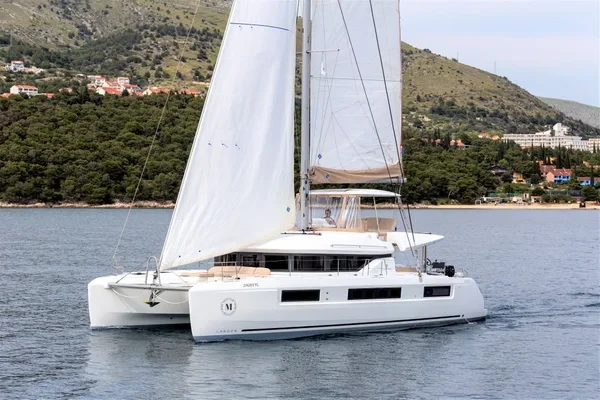 Lagoon 50 - Boatscribe.com
