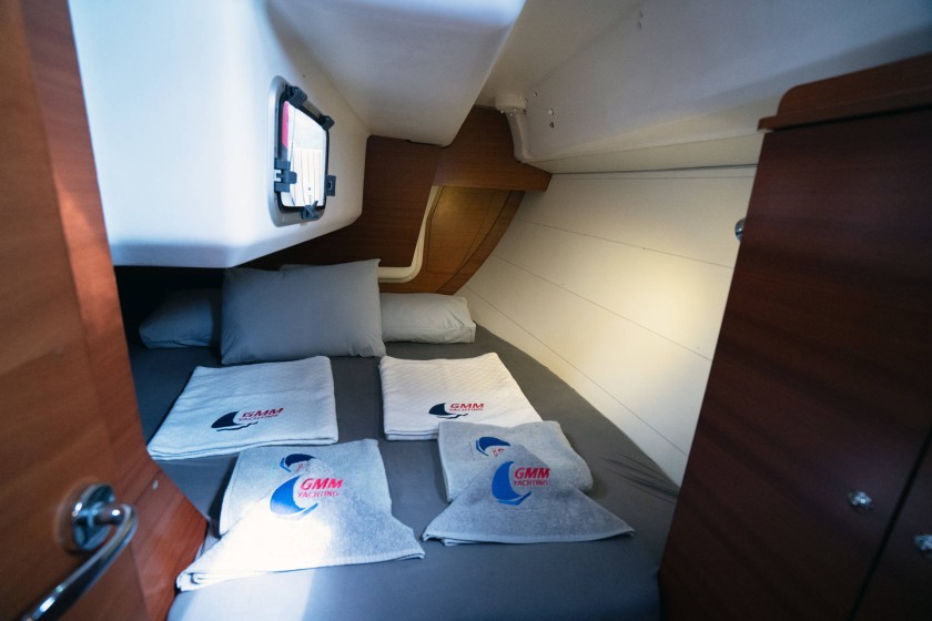 Dufour 335 GL - Boatscribe.com
