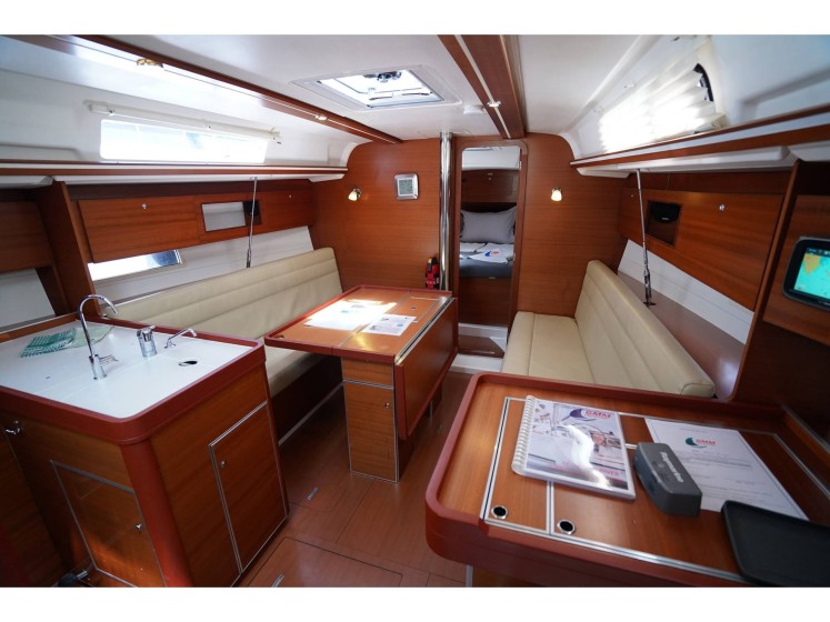 Dufour 335 GL - Boatscribe.com