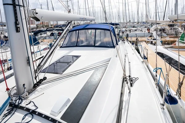 Oceanis 51.1 - Boatscribe.com