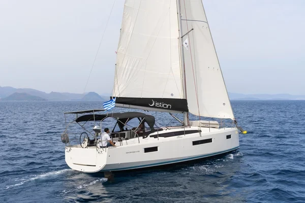 Sun Odyssey 410 - Boatscribe.com