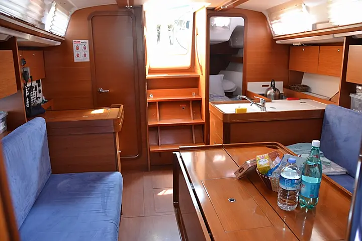 Dufour 335 GL - Boatscribe.com
