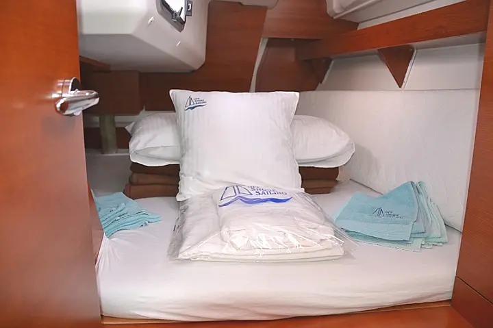 Dufour 335 GL - Boatscribe.com