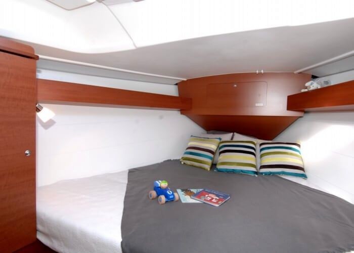 Dufour 335 GL - Boatscribe.com