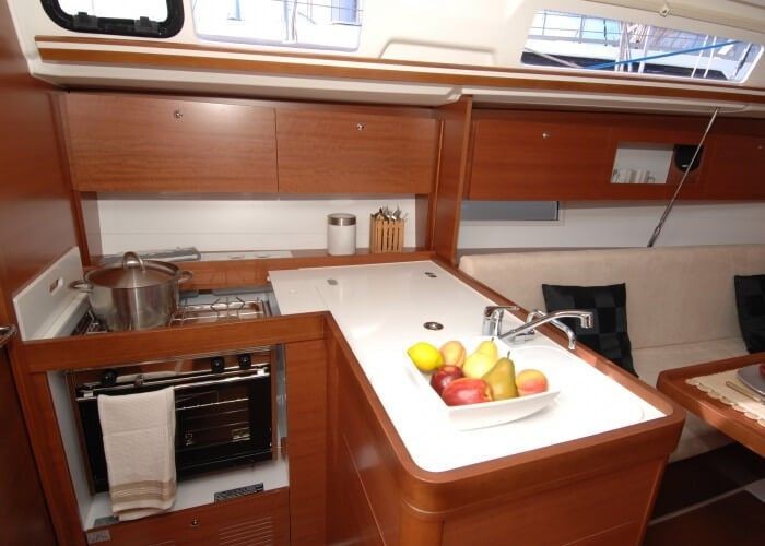 Dufour 335 GL - Boatscribe.com