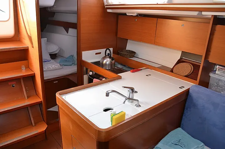 Dufour 335 GL - Boatscribe.com