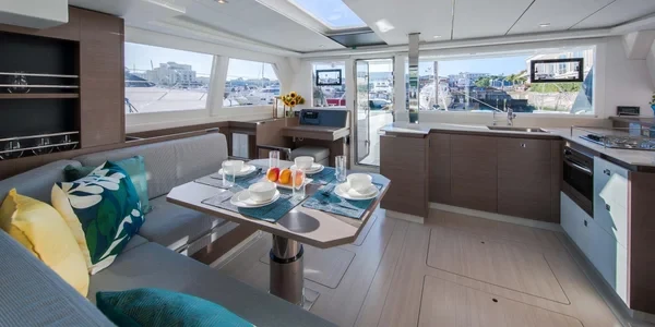 Leopard 42 - Boatscribe.com