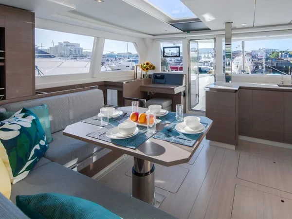 Leopard 42 - Boatscribe.com