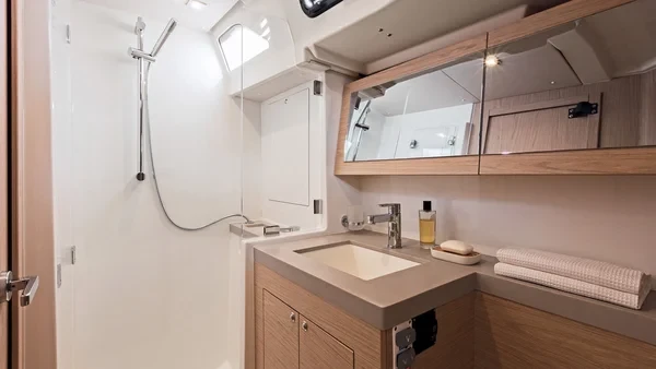 Oceanis 51.1 - Boatscribe.com