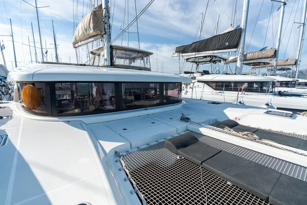Lagoon 42 - Boatscribe.com