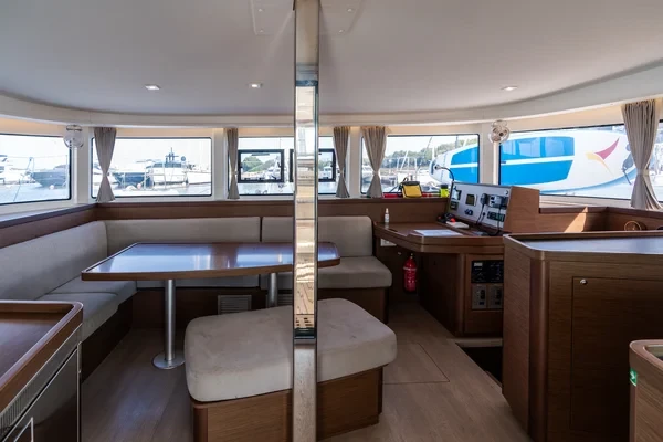 Lagoon 42 - Boatscribe.com