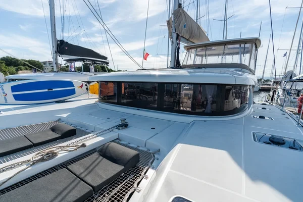 Lagoon 42 - Boatscribe.com