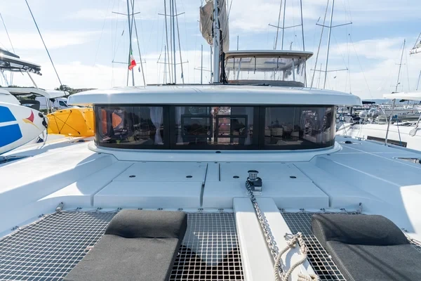 Lagoon 42 - Boatscribe.com