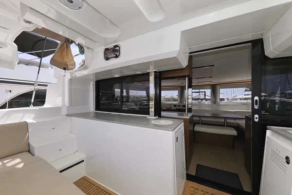 Lagoon 46 - Boatscribe.com