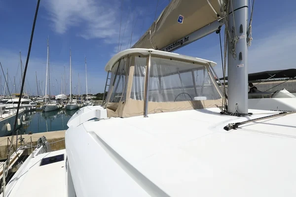 Lagoon 46 - Boatscribe.com