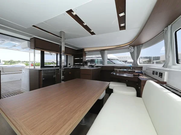 Lagoon 46 - Boatscribe.com