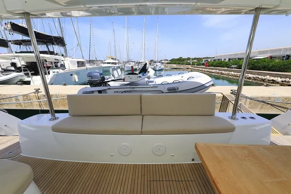 Lagoon 46 - Boatscribe.com