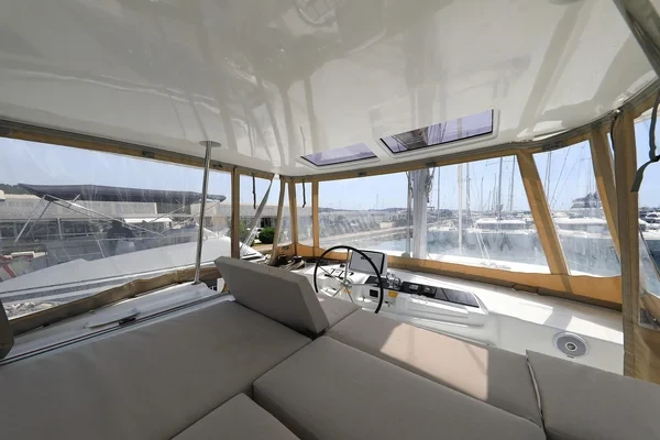 Lagoon 46 - Boatscribe.com