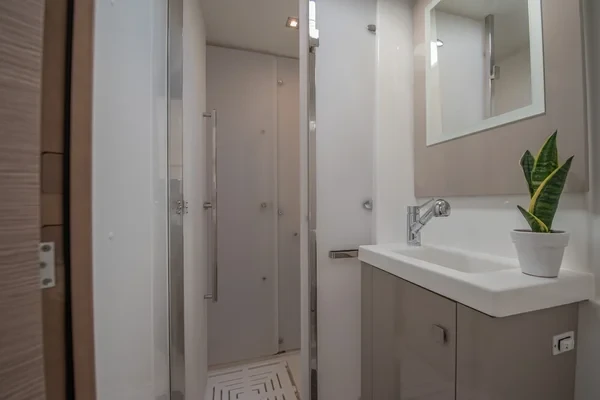 Astrea 42 - Boatscribe.com