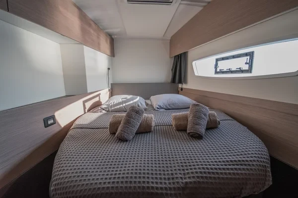 Astrea 42 - Boatscribe.com