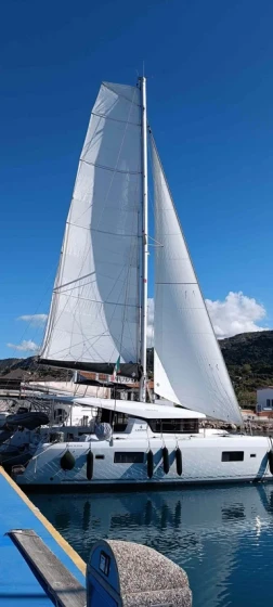Lagoon 42 - Boatscribe.com