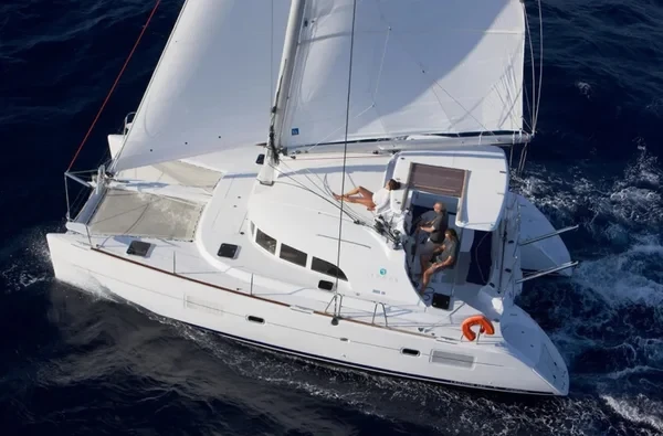 Lagoon 380 - Boatscribe.com