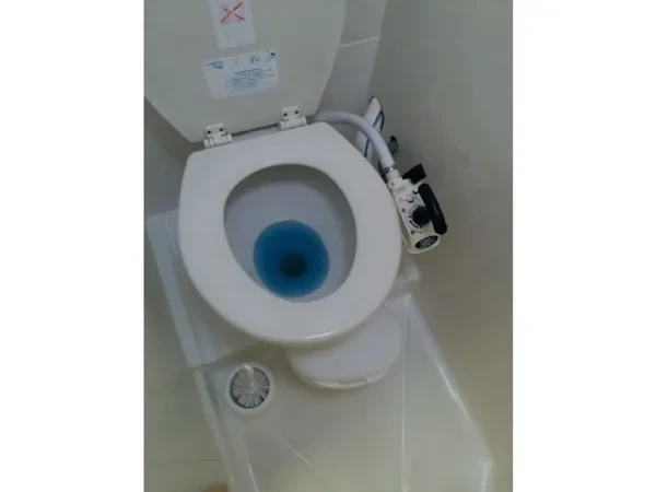 Lagoon 380 - Boatscribe.com