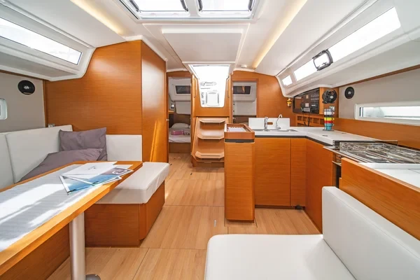 Sun Odyssey 410 - Boatscribe.com