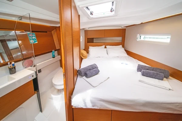 Sun Odyssey 410 - Boatscribe.com