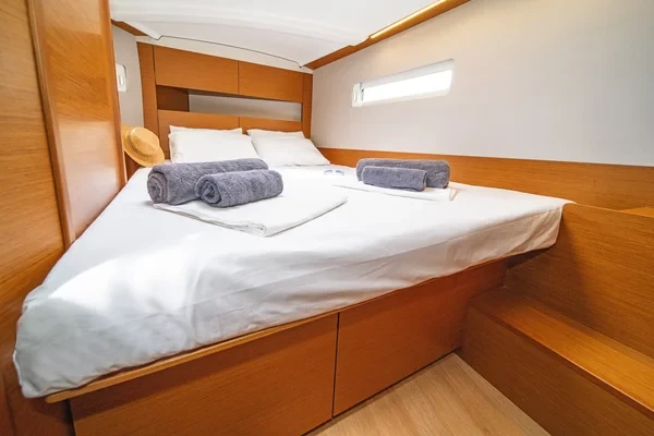 Sun Odyssey 410 - Boatscribe.com