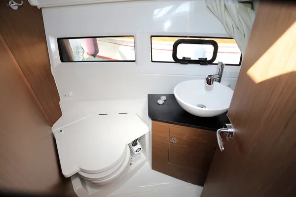 Merry Fisher 895 - Boatscribe.com