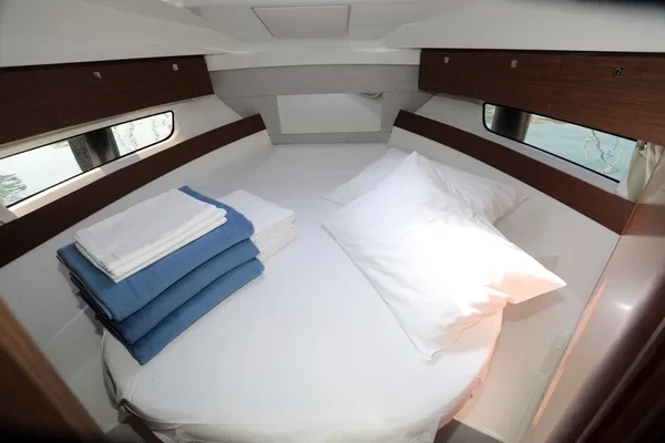 Merry Fisher 895 - Boatscribe.com