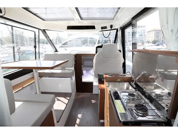 Merry Fisher 895 - Boatscribe.com