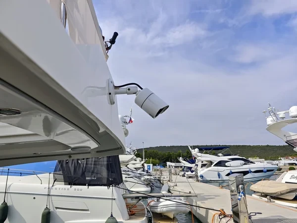 Swift Trawler 35 - Boatscribe.com