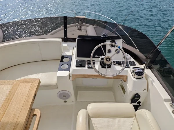 Swift Trawler 35 - Boatscribe.com