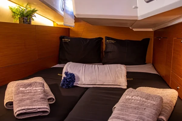 Sun Odyssey 410 - Boatscribe.com