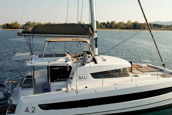 Bali 4.2 - Boatscribe.com