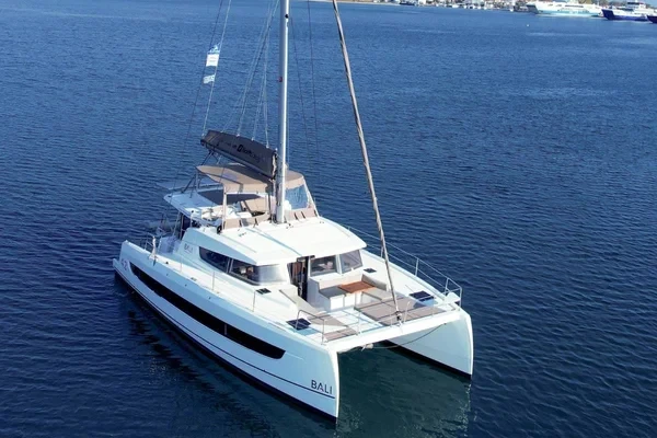Bali 4.2 - Boatscribe.com