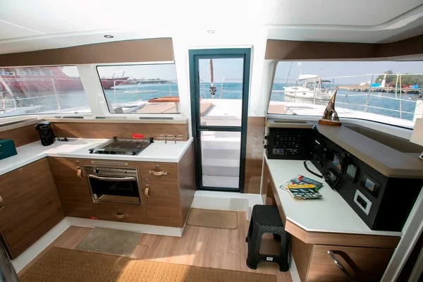 Bali 4.2 - Boatscribe.com