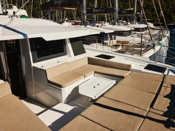 Bali 4.6 - Boatscribe.com
